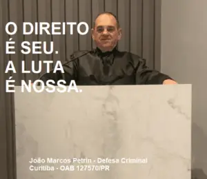 Advogado criminal em atuação na tribuna